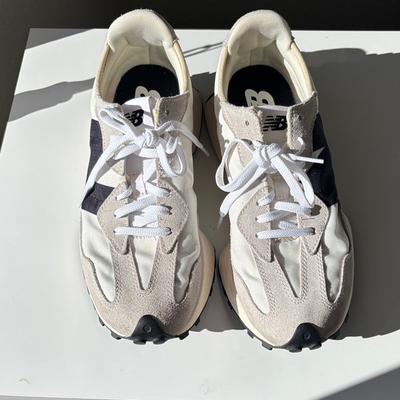 New Balance Classics 327 - Picture 2 of 8